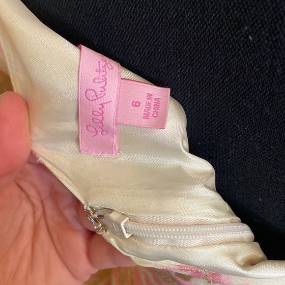 Excellent condition, Lilly Pulitzer dress. Worn only once to a wedding. - Picture 5 of 6